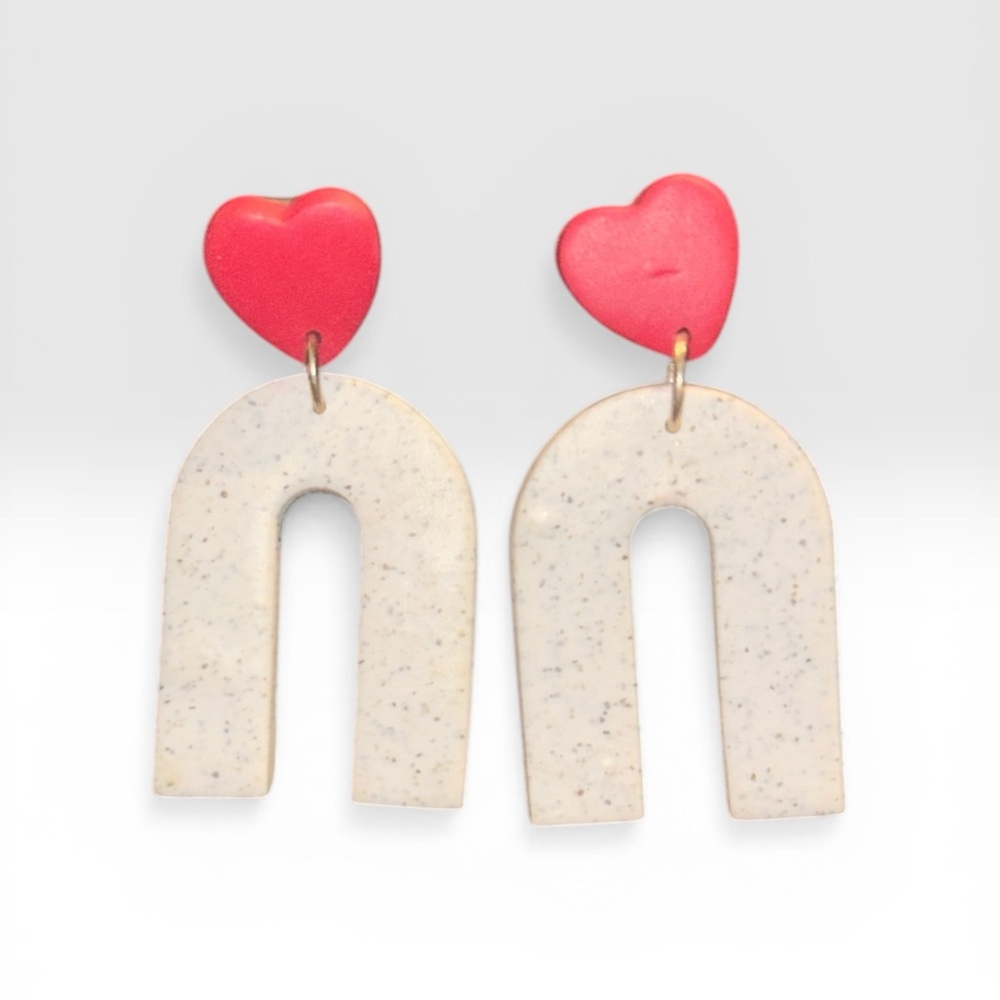 Heart Top Arch Drop Earrings in Red and Speckled Cream